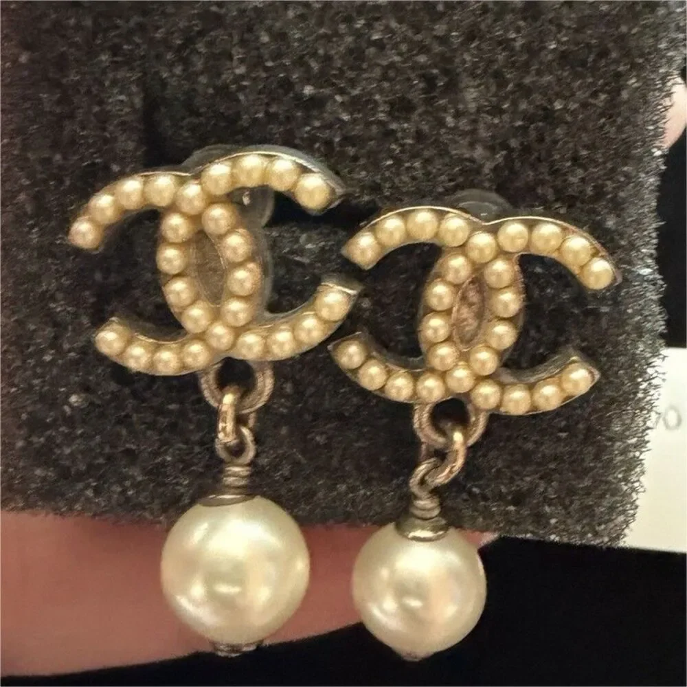 ⁠Chanel Vintage Faux Pearl CC Logo Dangle Drop Earrings Silver Tone 04A Pierced